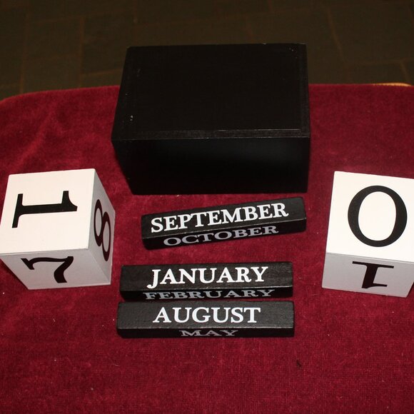 Wood Desk Calendar Block Decor - Picture 4 of 4